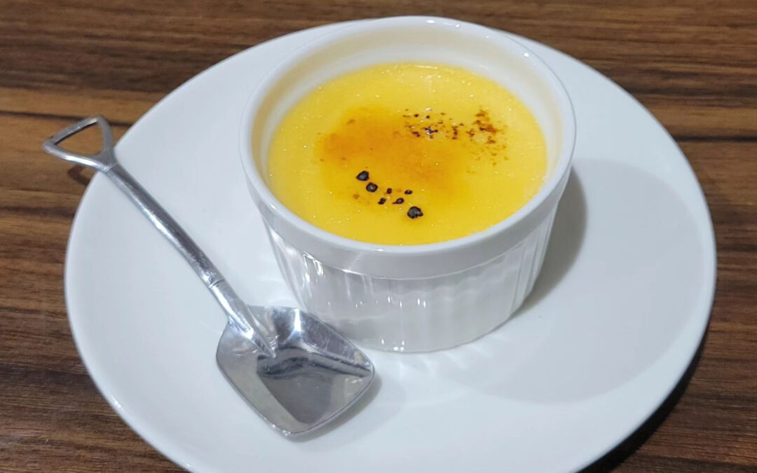 本日も空いた時間でプリンづくり